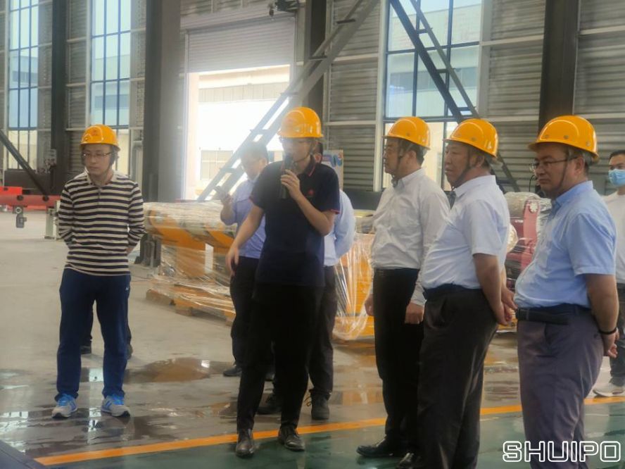 山東省科學院激光研究所所長賈中青、山東省機械設計研究院院長林江海帶領激光、高端裝備領域專家一行9人到水泊焊割實地調研2